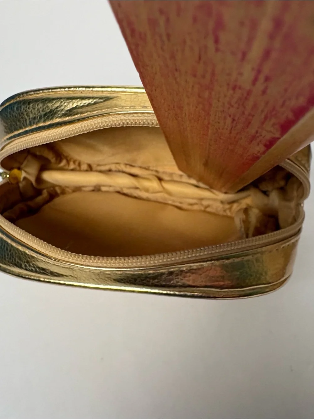 4-items bundle-New Estée Lauder Gold make- up bag /Worldwide dreams LLC blk